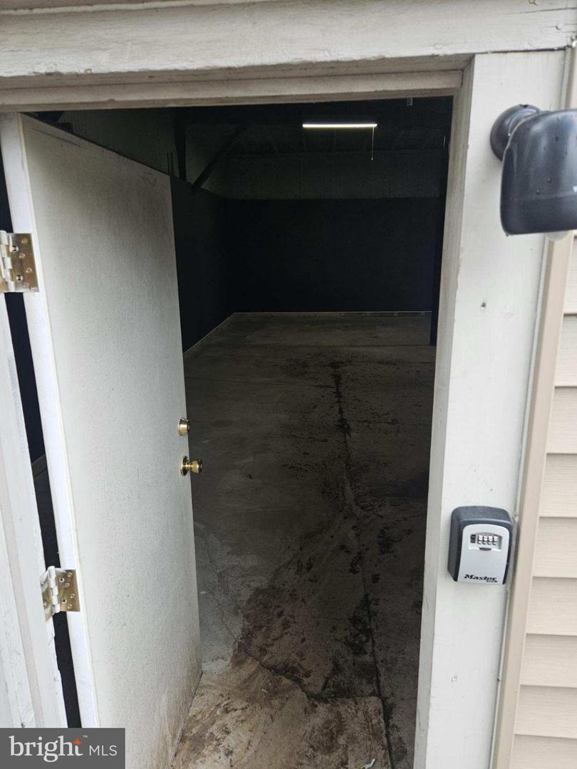 24 S Evans St #garage Only Property Photo 2