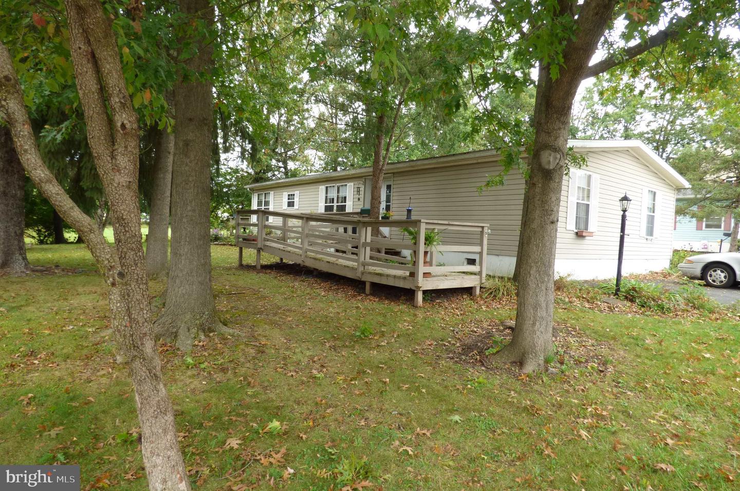 247 W 8TH ST # Property Photo 1