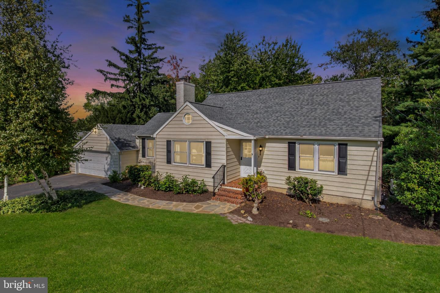 3222 NOTTINGHAM RD # Property Photo 1