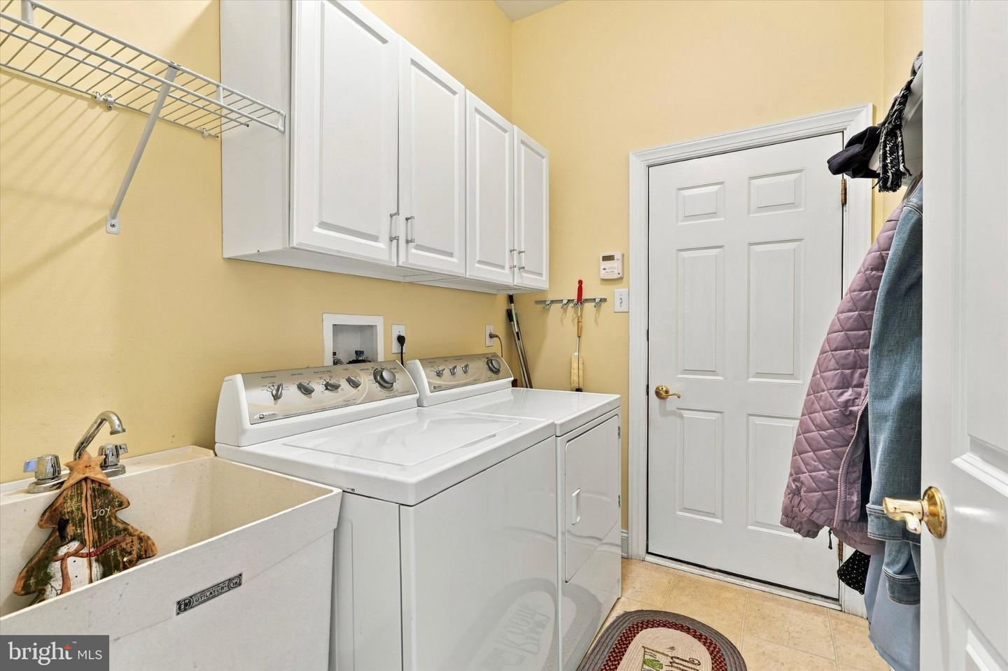 23 Thayer Way Property Photo 23