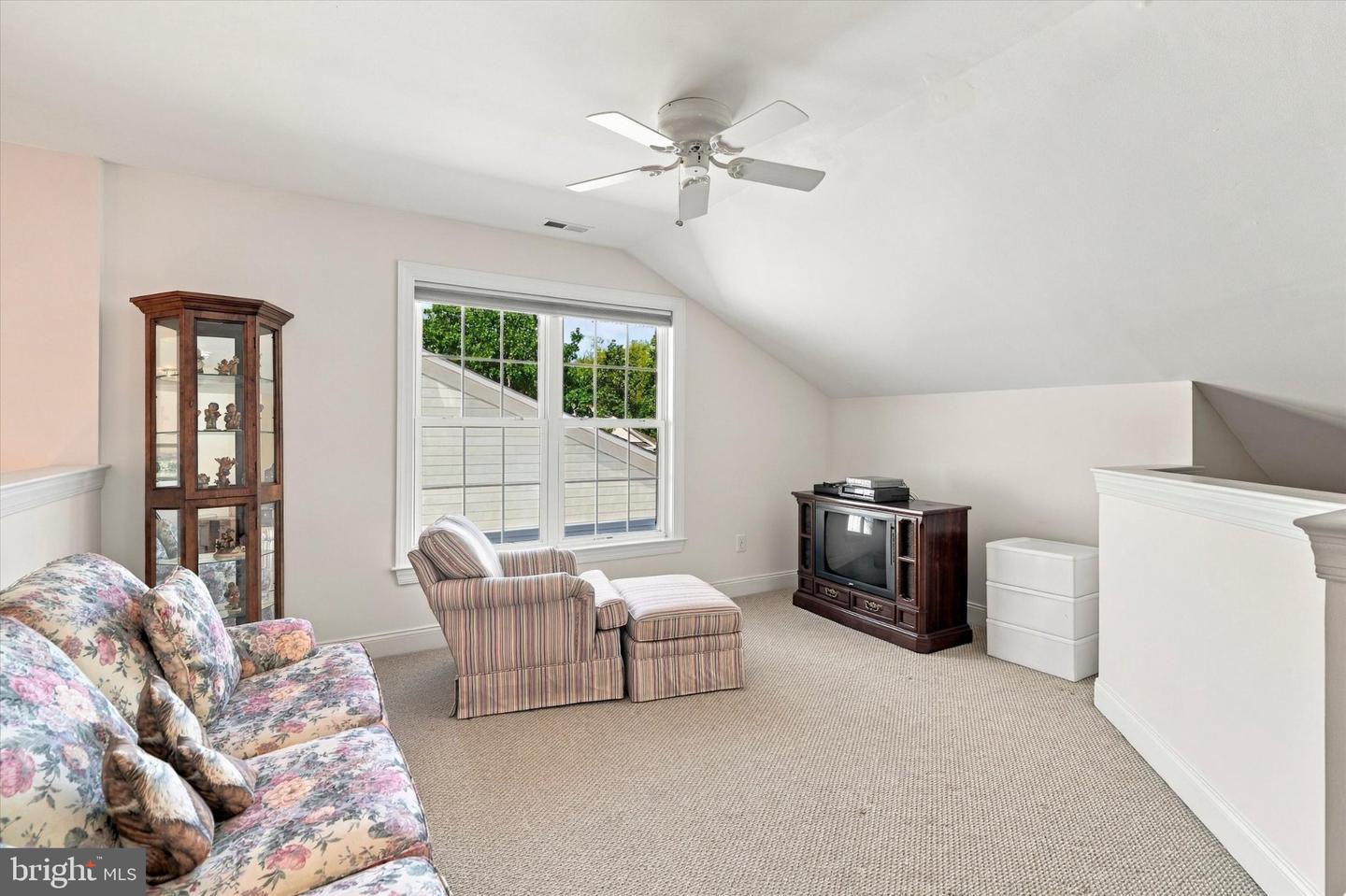 23 Thayer Way Property Photo 27