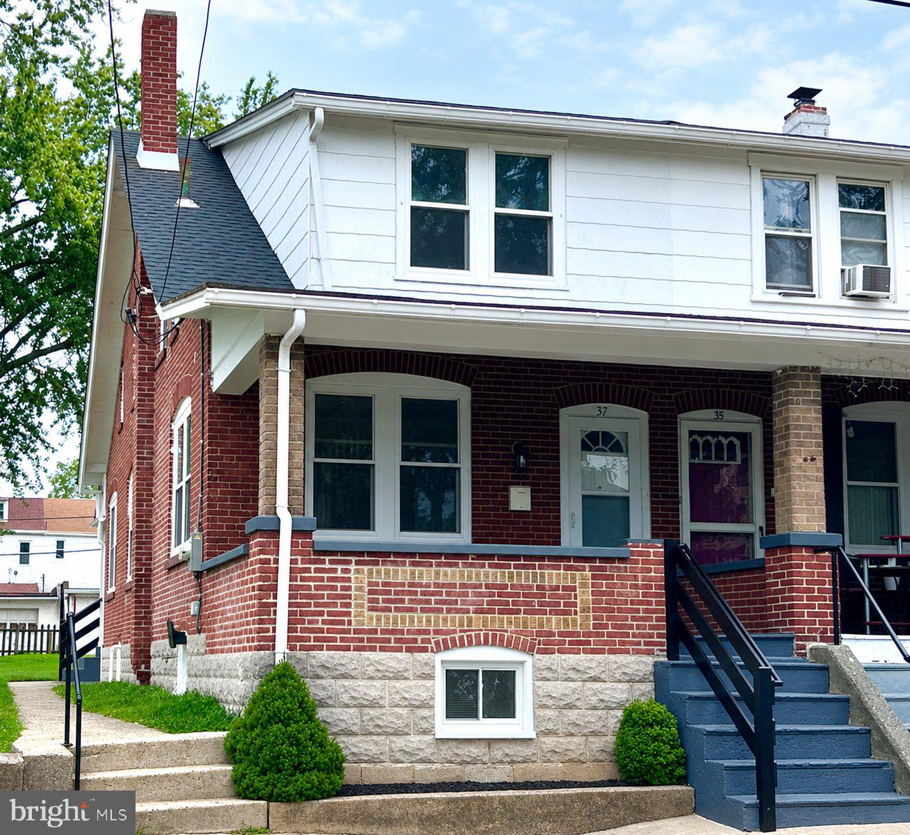 37 W 2nd St # Property Photo 1