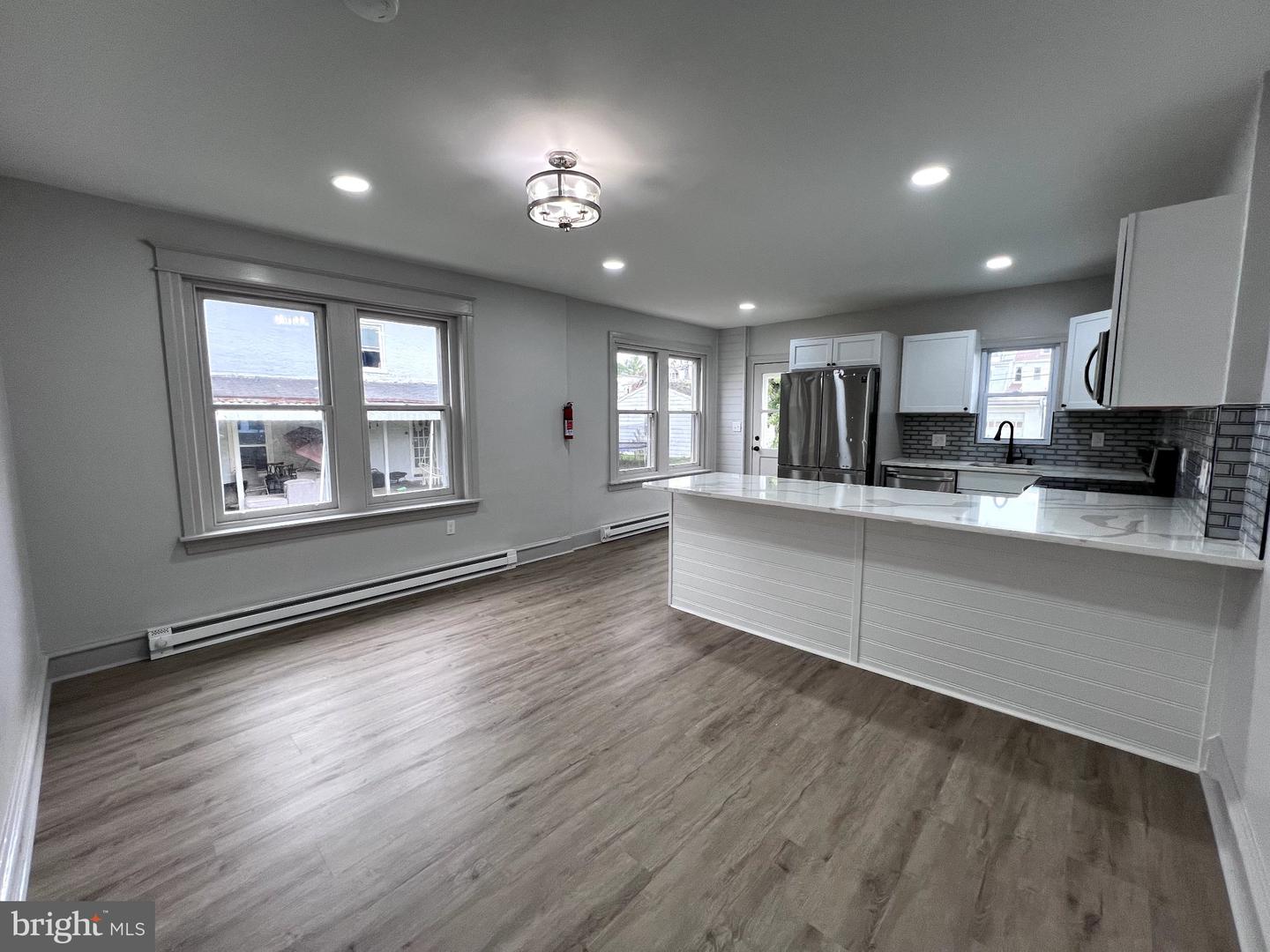 37 W 2nd St # Property Photo 9