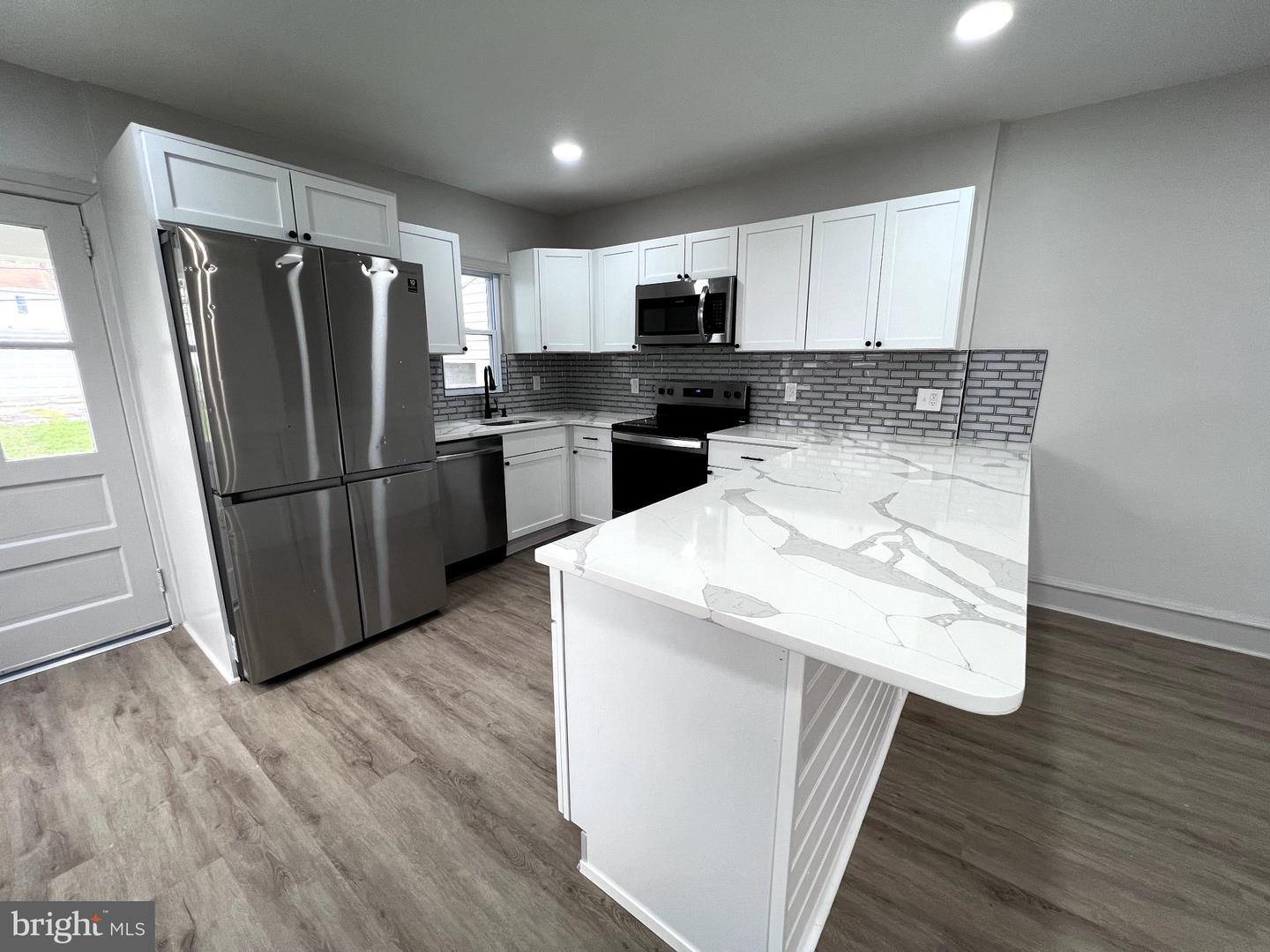 37 W 2nd St # Property Photo 12