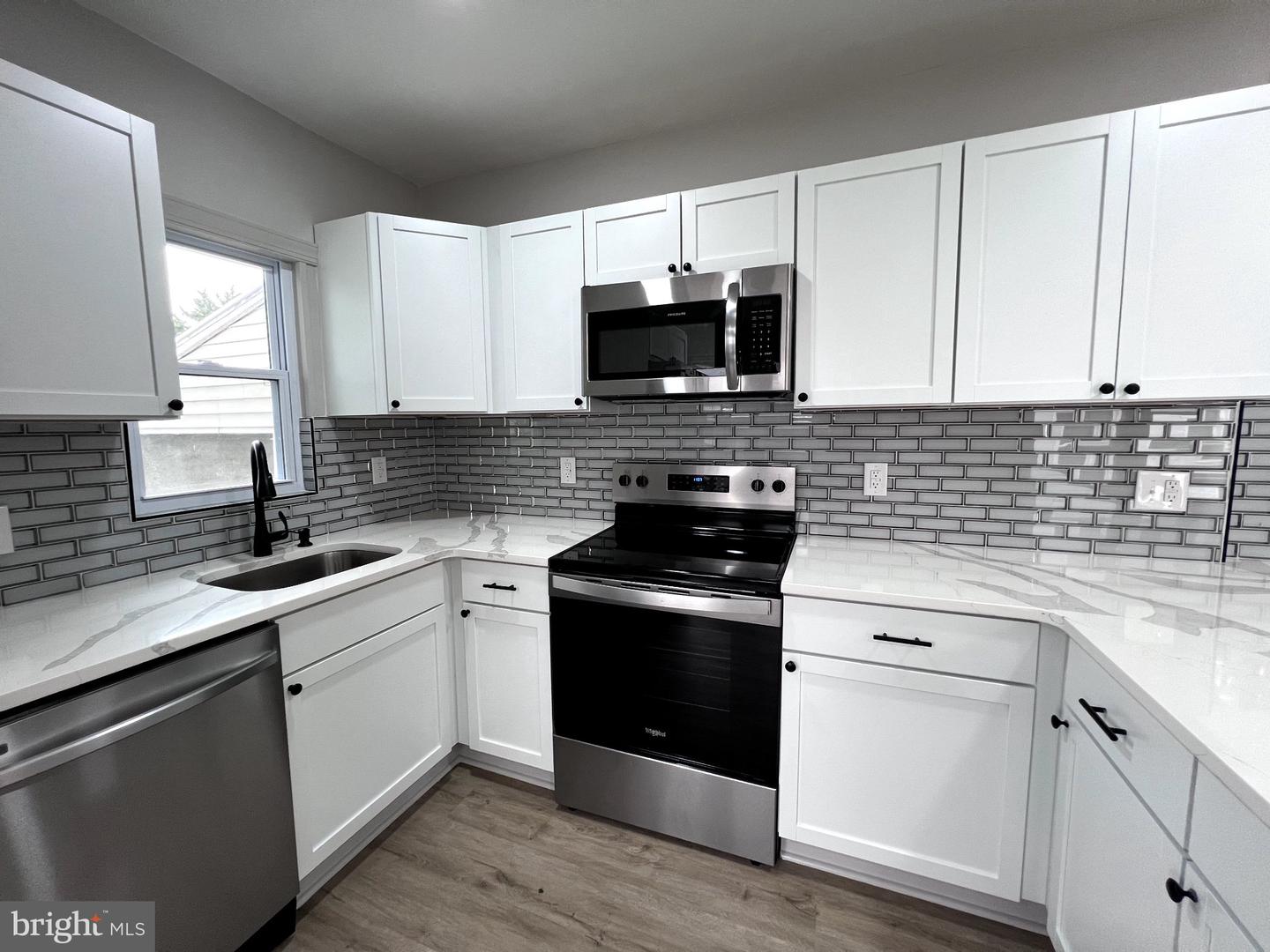 37 W 2nd St # Property Photo 14