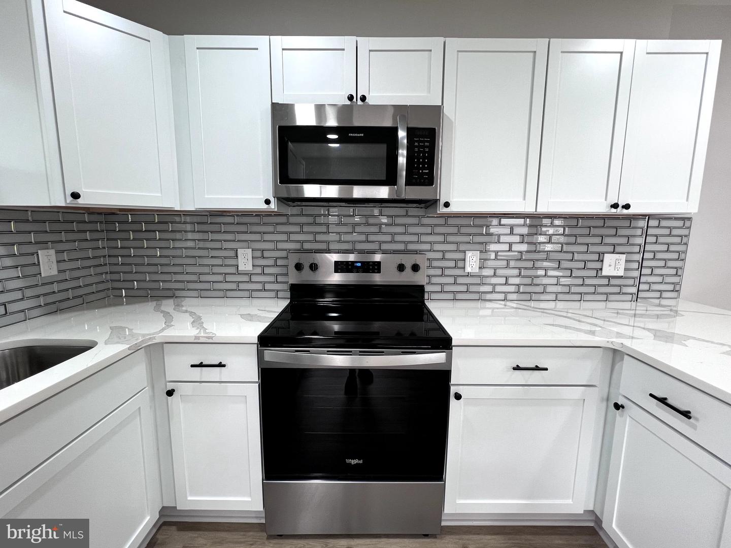 37 W 2nd St # Property Photo 17
