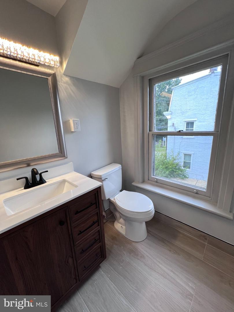 37 W 2nd St # Property Photo 23