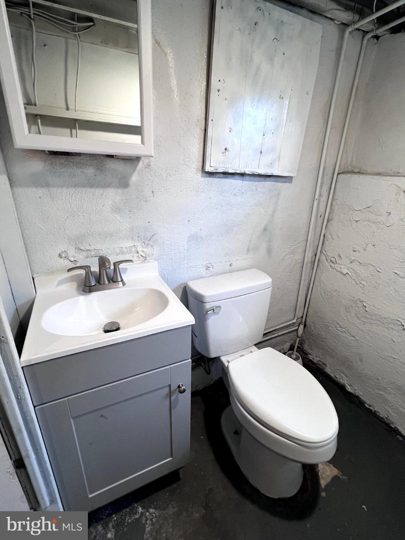 37 W 2nd St # Property Photo 35