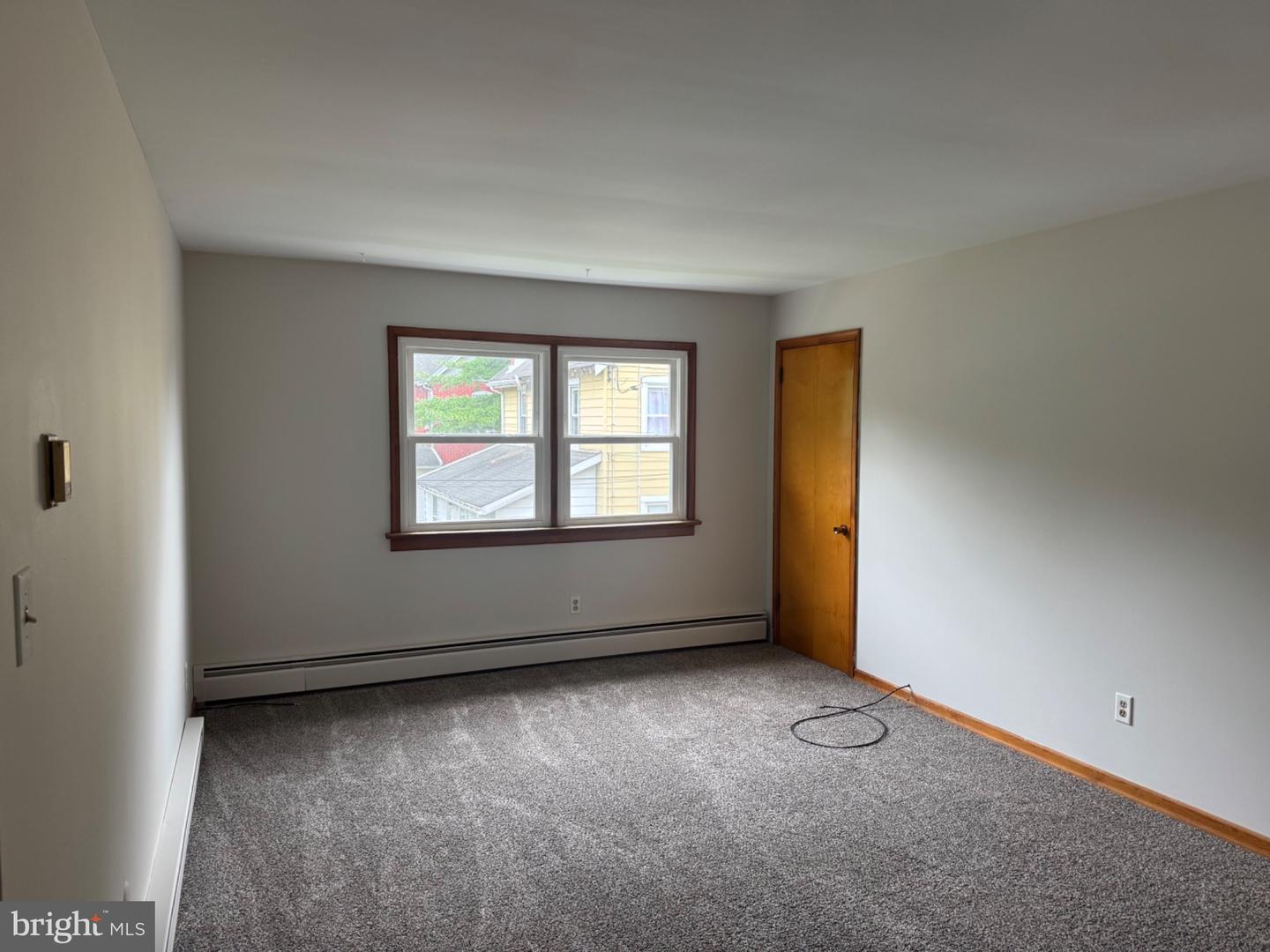 123 Green St #a Property Photo 4