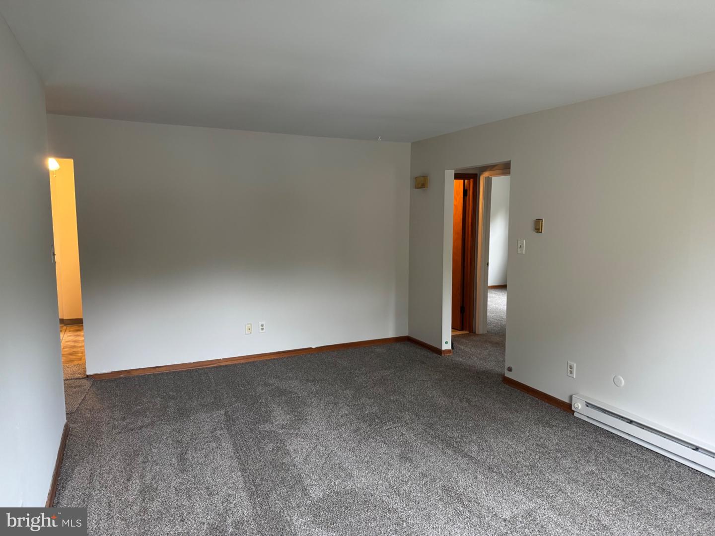 123 Green St #a Property Photo 5