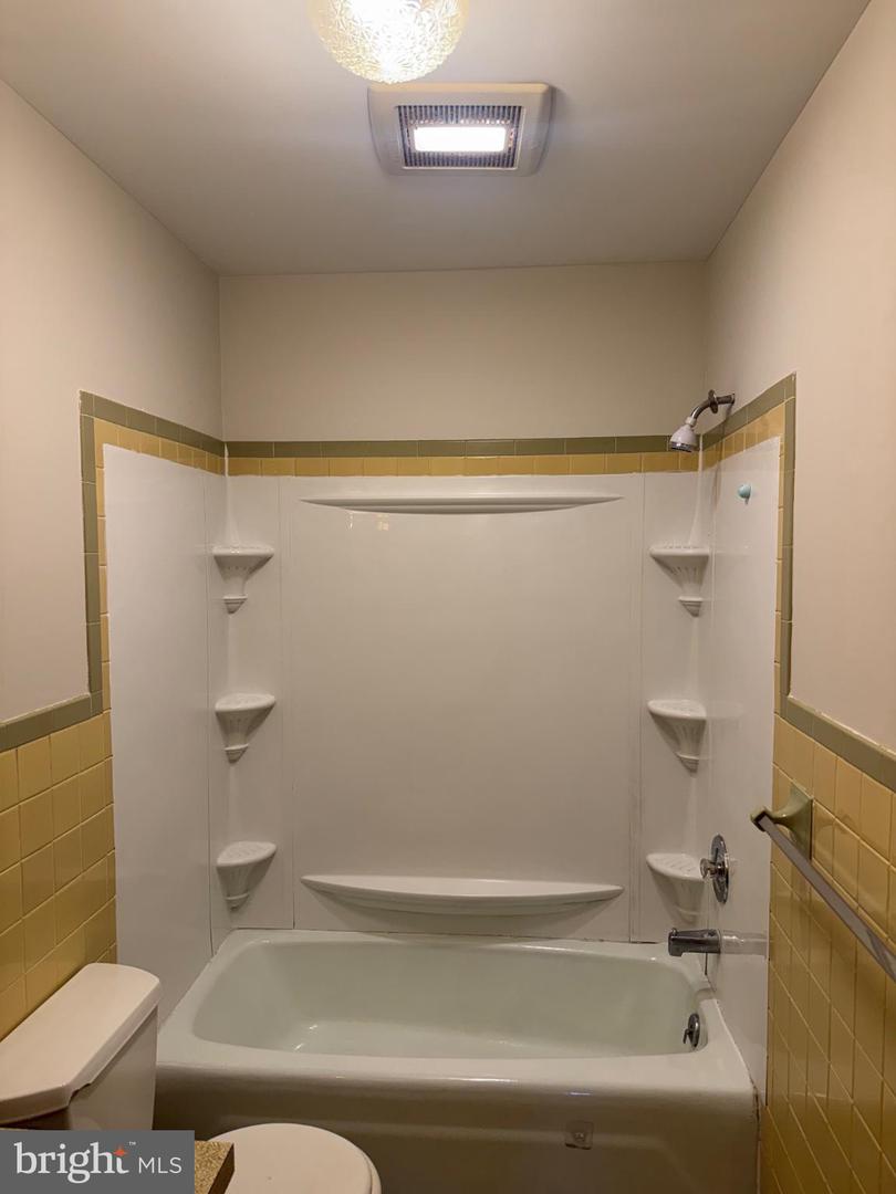 123 Green St #a Property Photo 13
