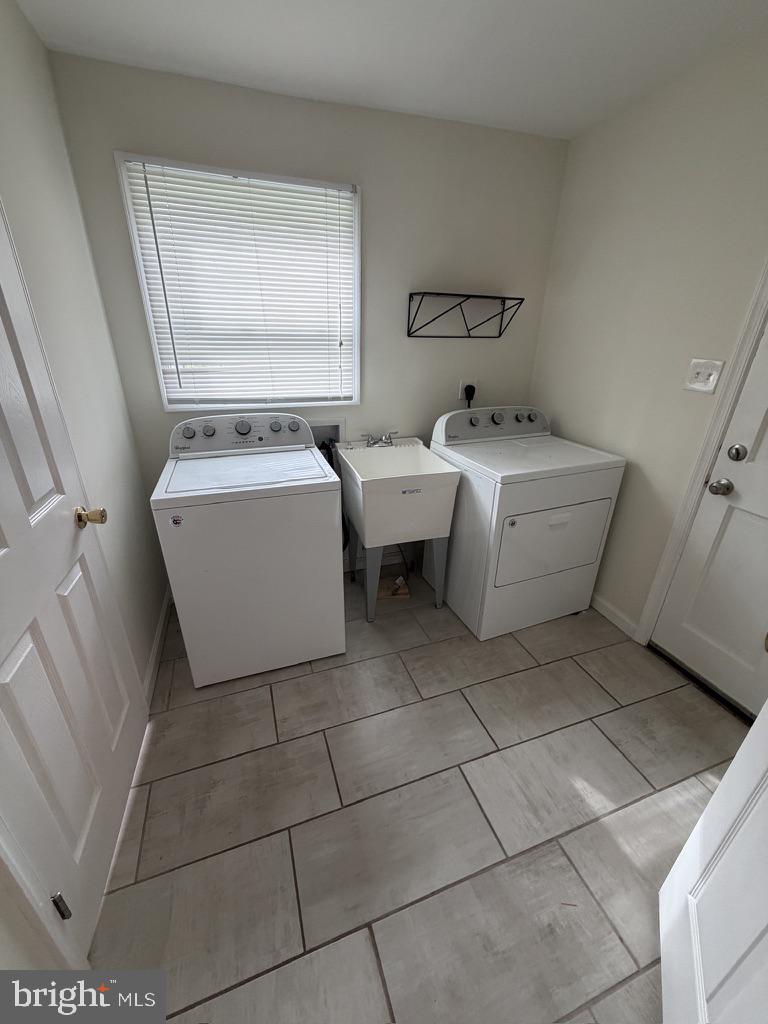 217 Simpson Rd Property Photo 6