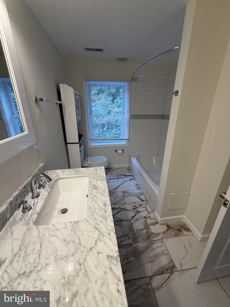 217 Simpson Rd Property Photo 14