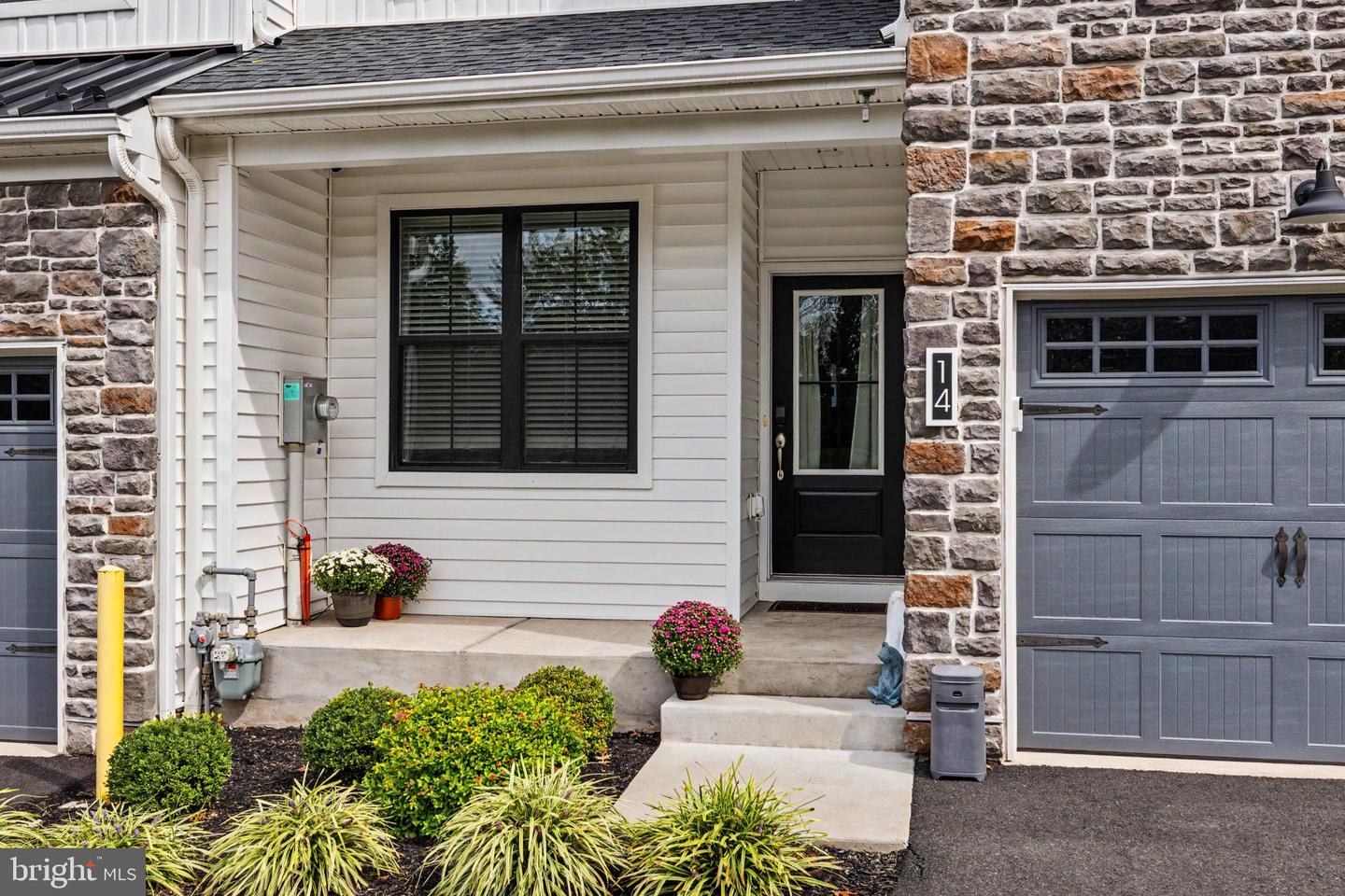 14 Wheatley Walk # Property Photo 2