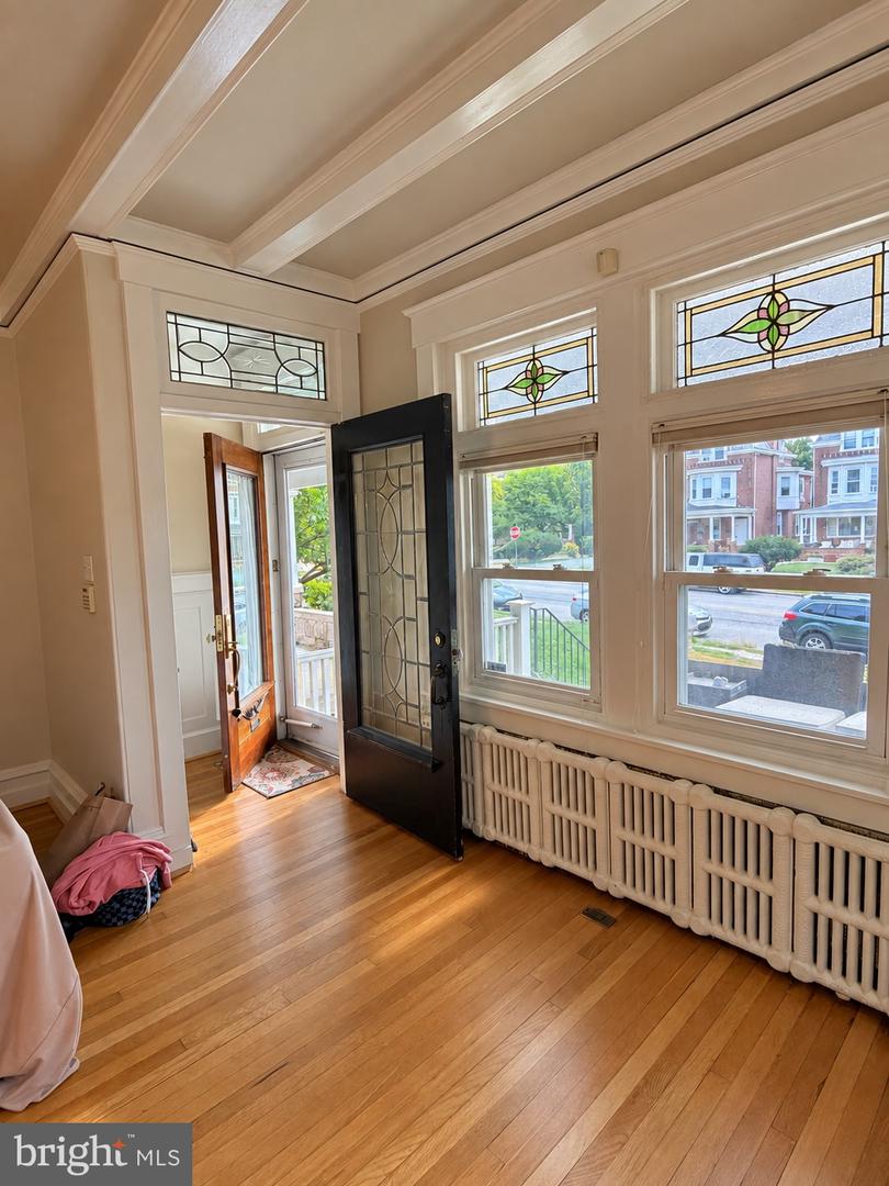 557 Hamilton St # Property Photo 2