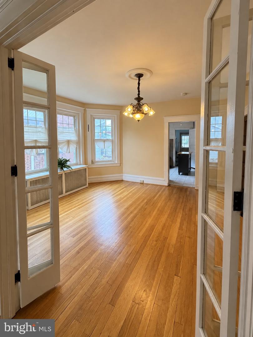 557 Hamilton St # Property Photo 4