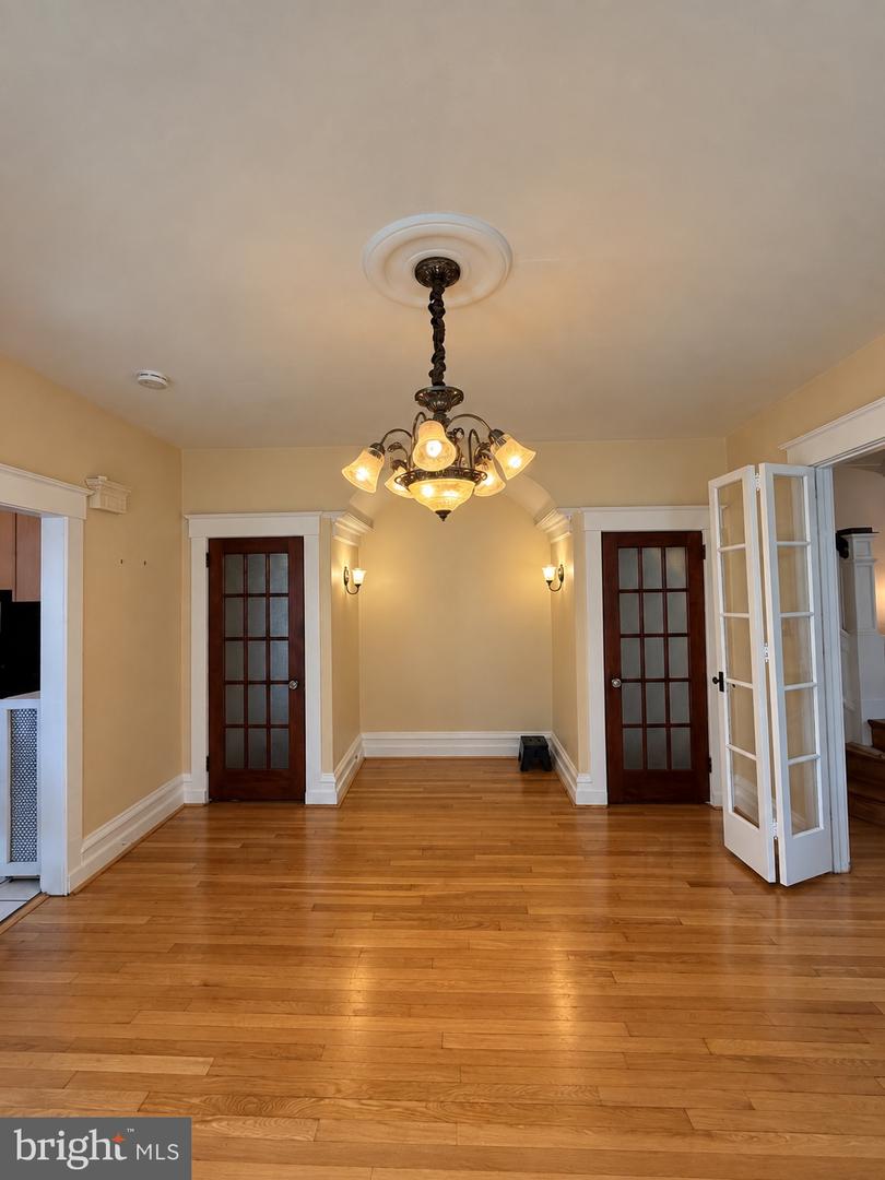 557 Hamilton St # Property Photo 6