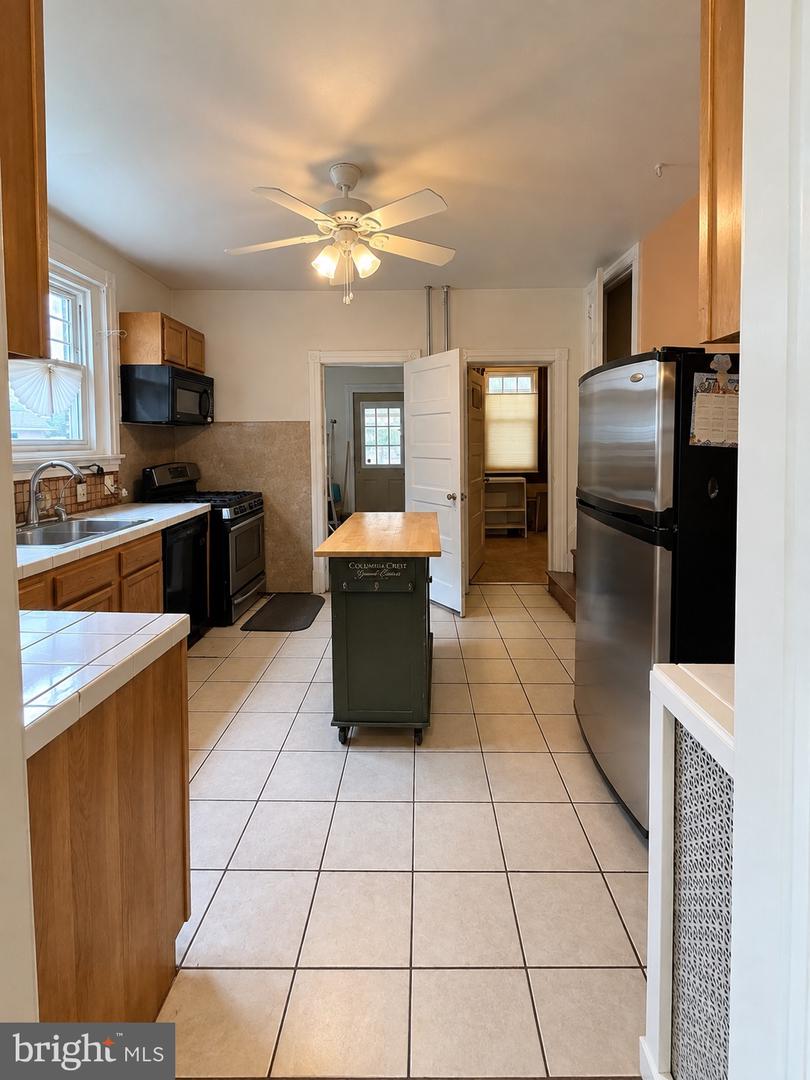 557 Hamilton St # Property Photo 7