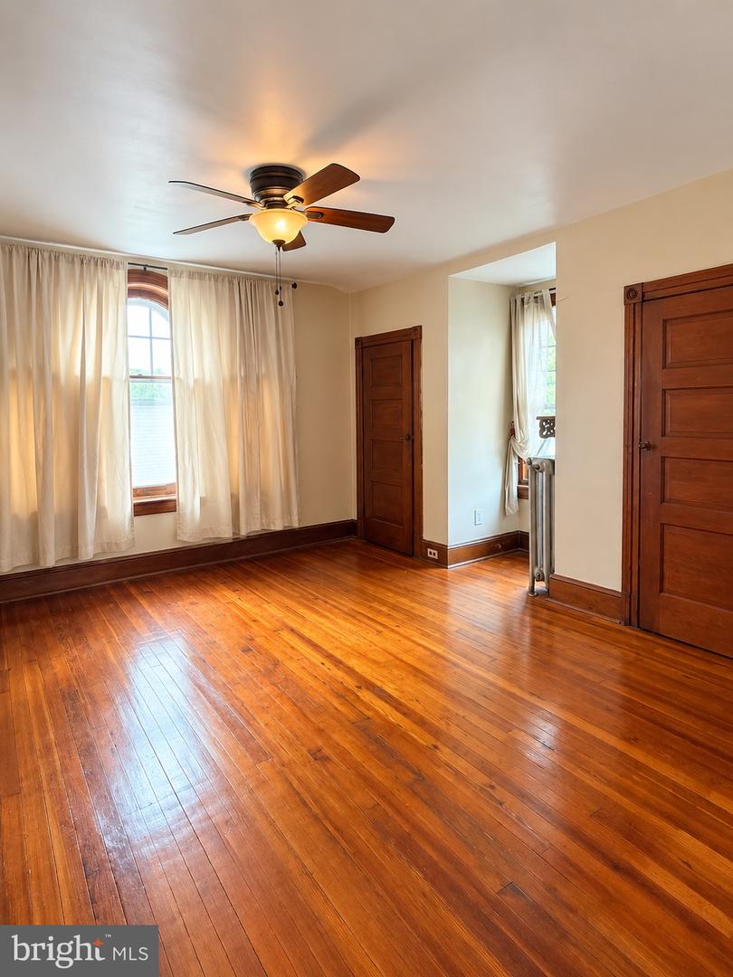 557 Hamilton St # Property Photo 14