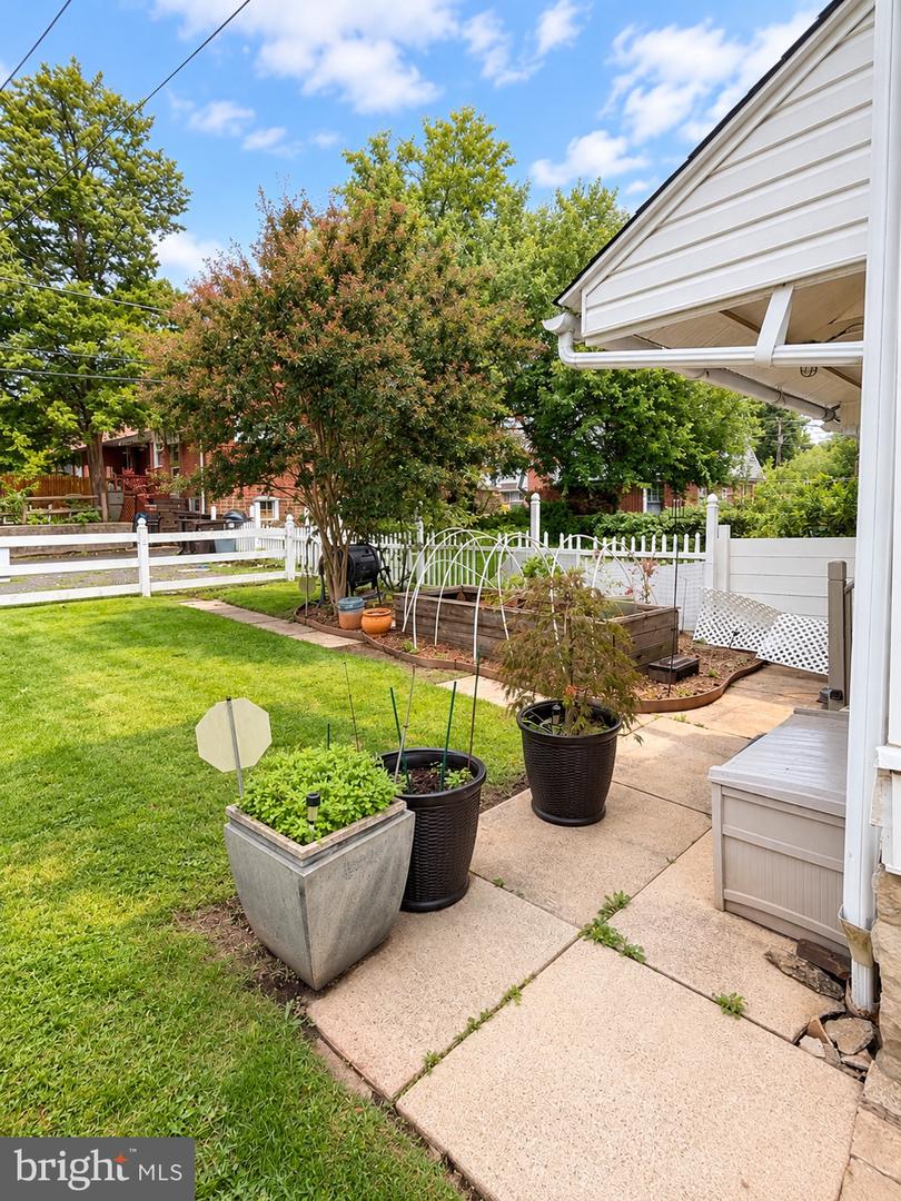 557 Hamilton St # Property Photo 21