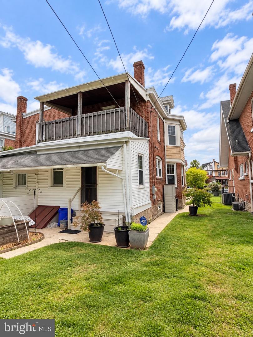 557 Hamilton St # Property Photo 24