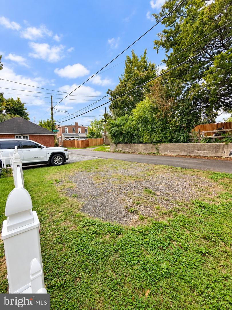 557 Hamilton St # Property Photo 26
