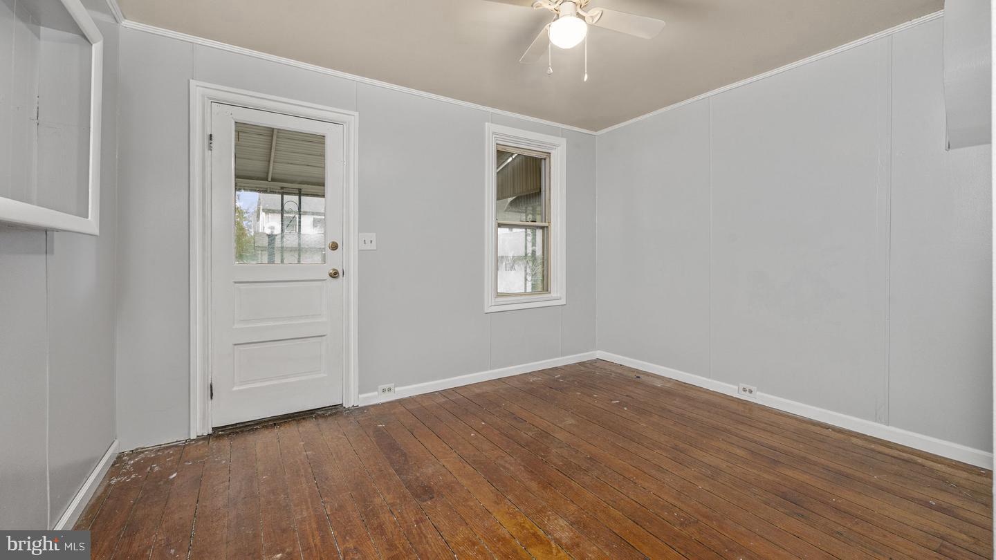 11 S Plum St Property Photo 5