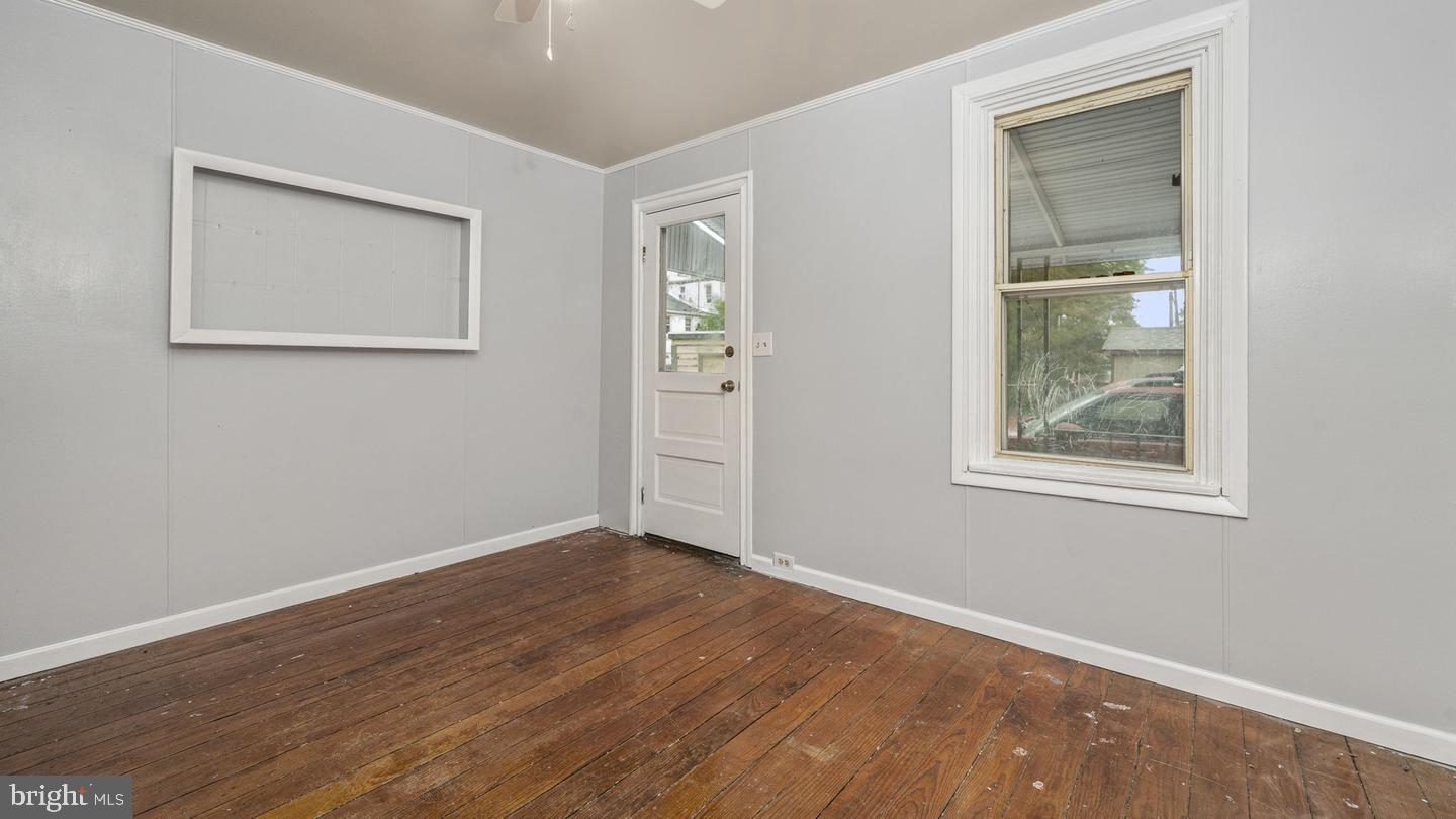 11 S Plum St Property Photo 6