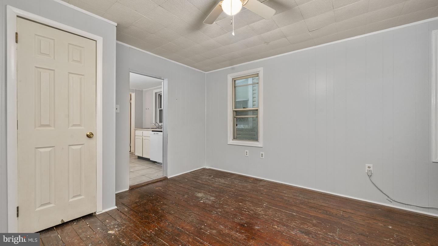 11 S Plum St Property Photo 8