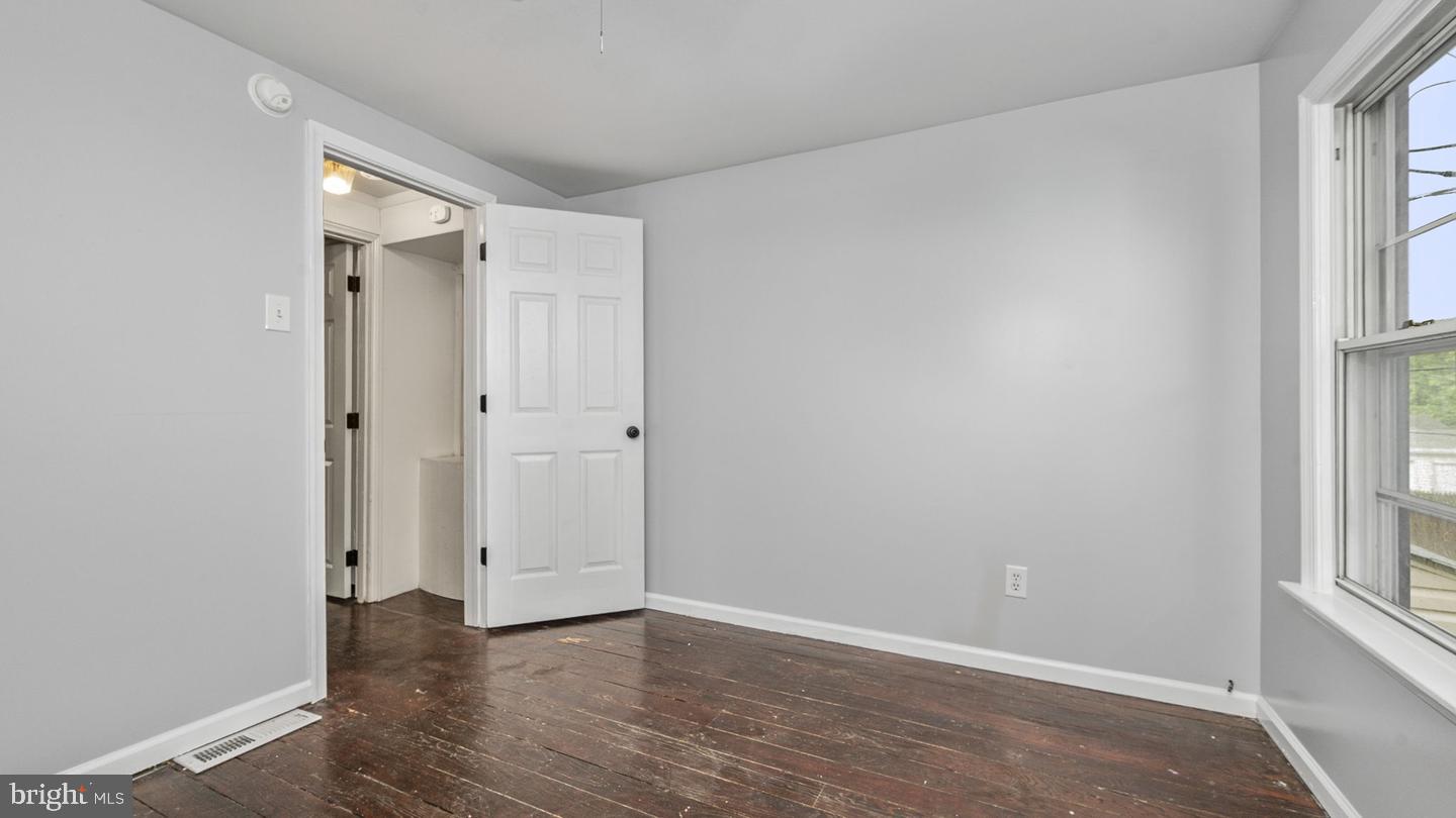 11 S Plum St Property Photo 16