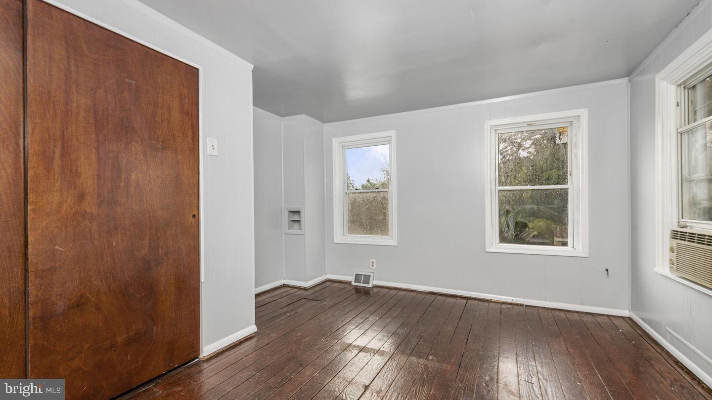11 S Plum St Property Photo 17
