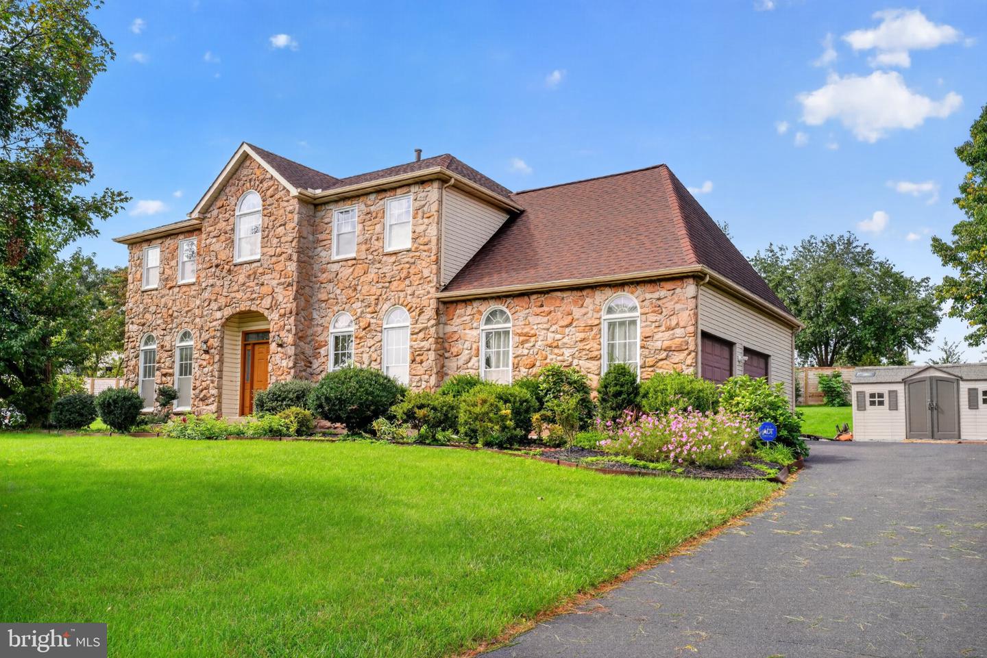 102 Trotter Ln # Property Photo 2
