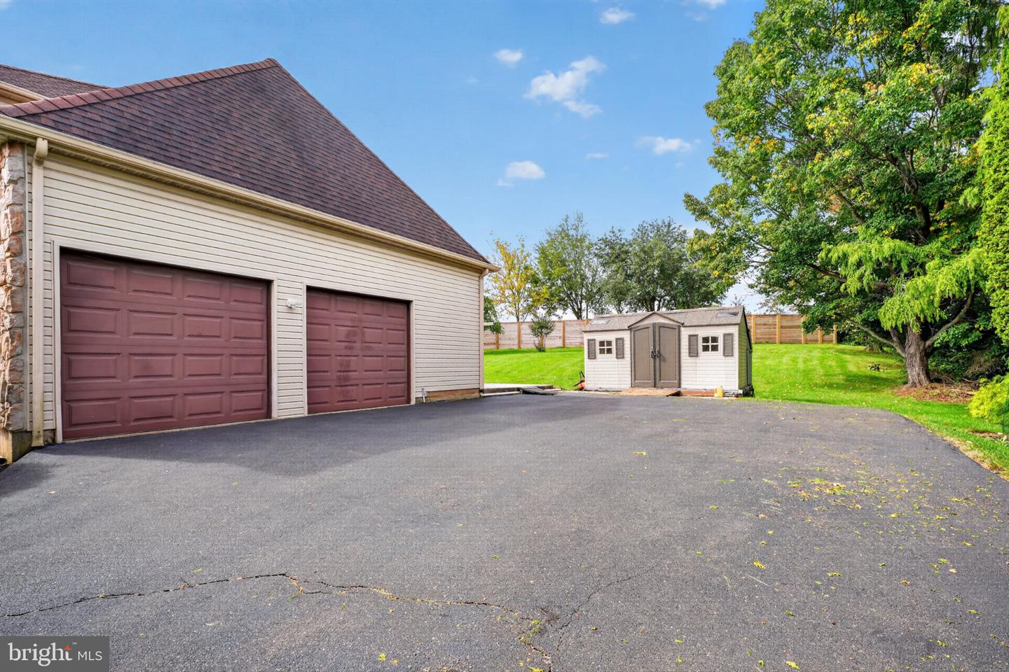 102 Trotter Ln # Property Photo 4