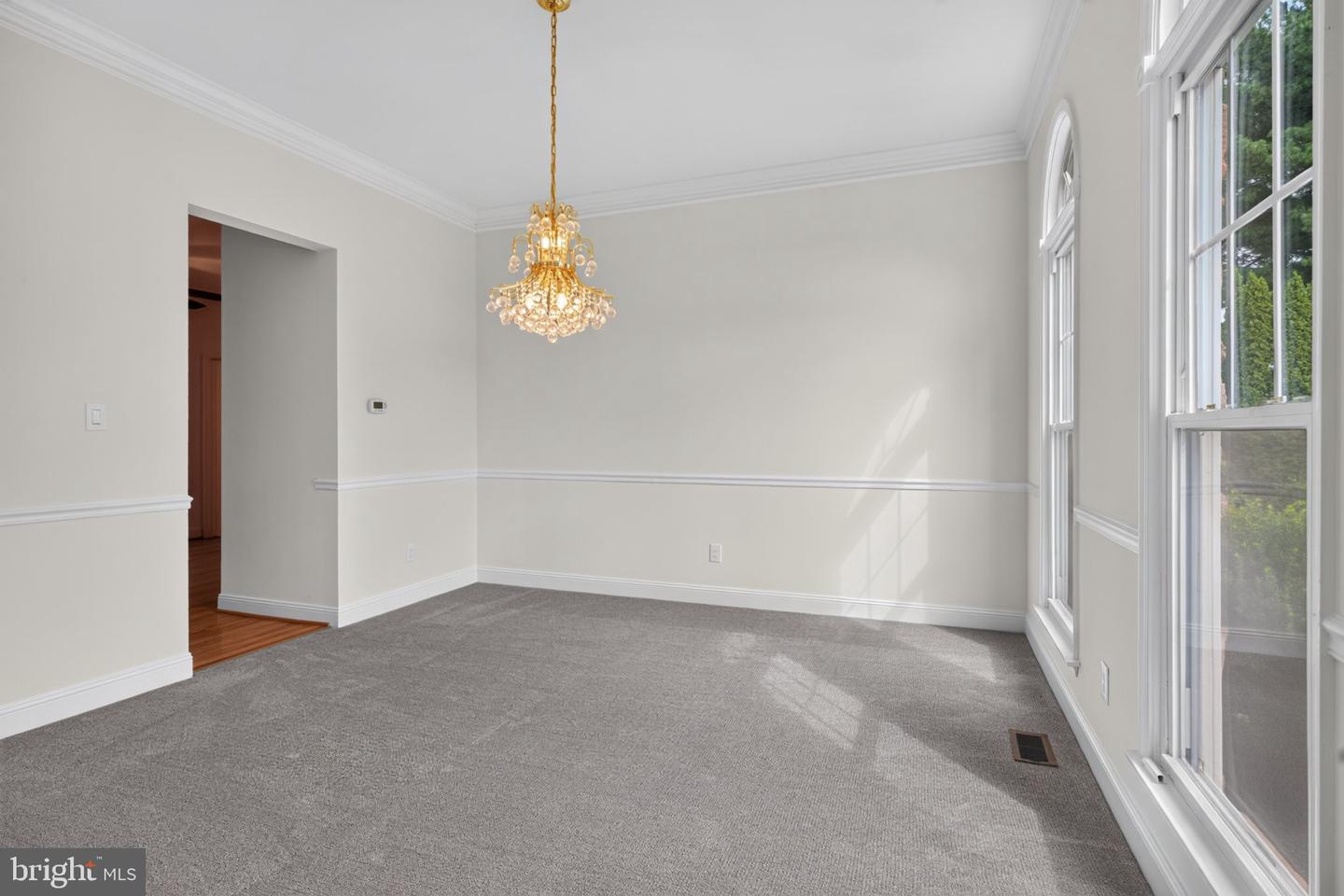 102 Trotter Ln # Property Photo 6