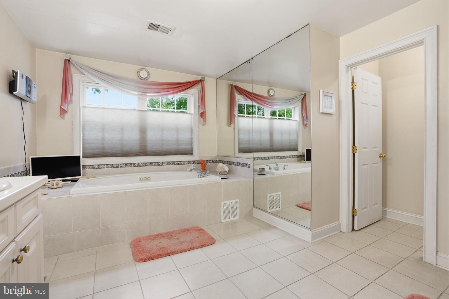 2780 Honeysuckle Ln # Property Photo 10