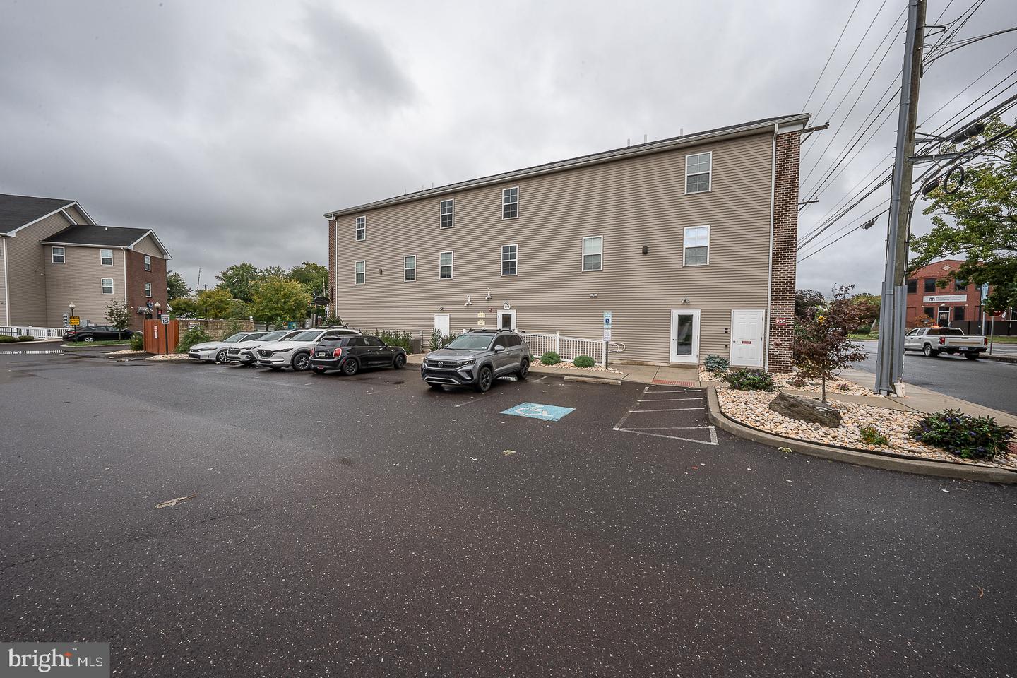 192 S Hanover St #e Property Photo 1