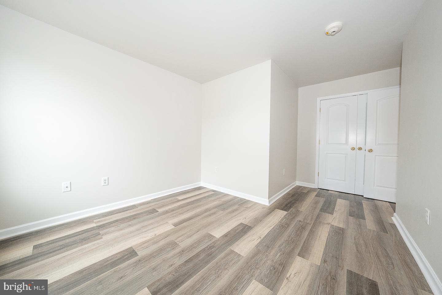 192 S Hanover St #e Property Photo 6