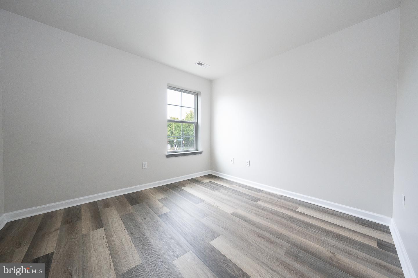 192 S Hanover St #e Property Photo 7