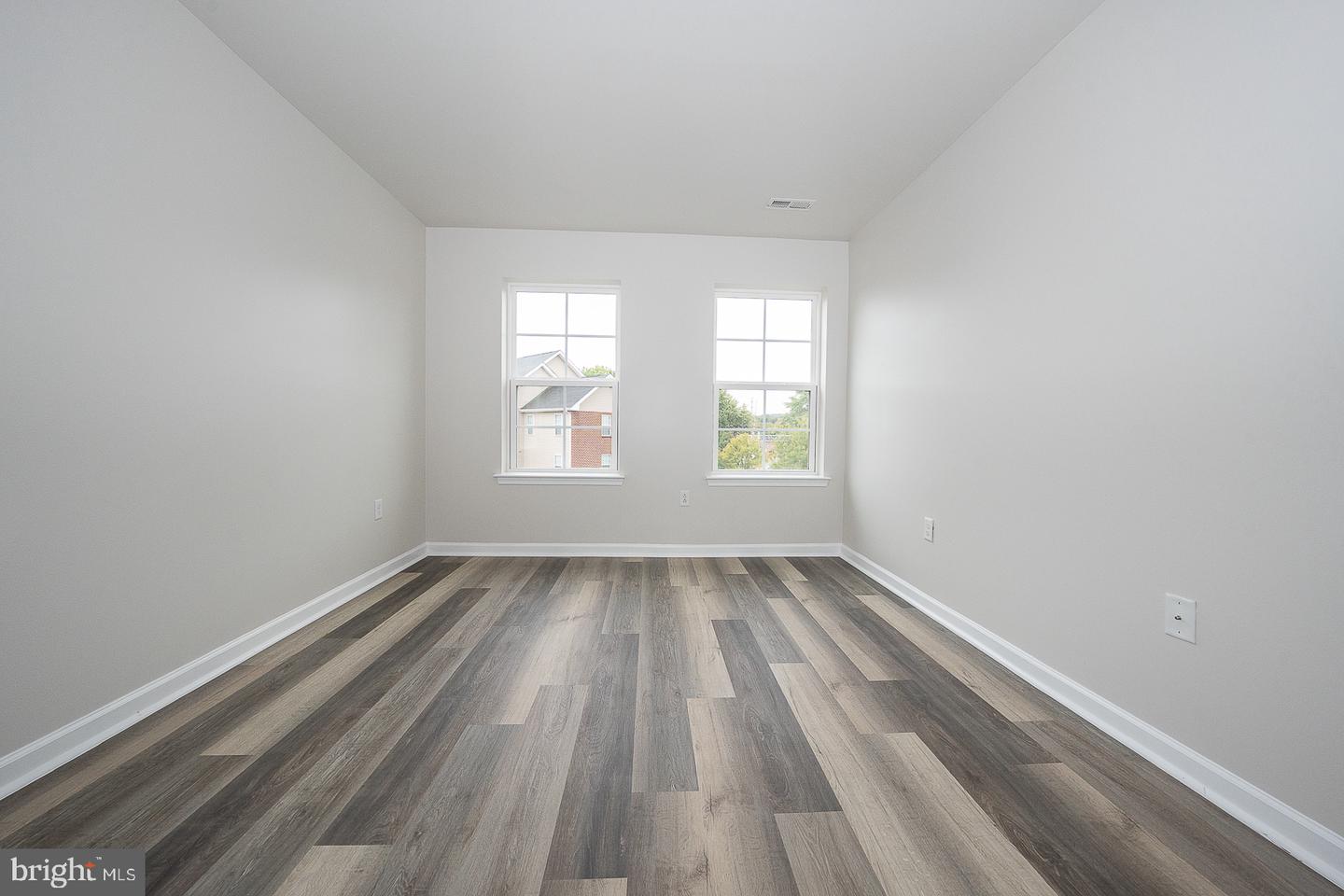 192 S Hanover St #e Property Photo 9
