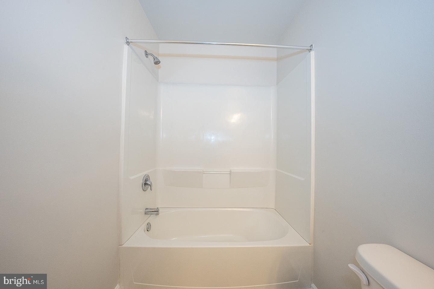 192 S Hanover St #e Property Photo 13
