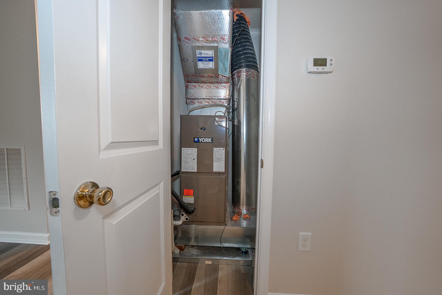 192 S Hanover St #e Property Photo 16