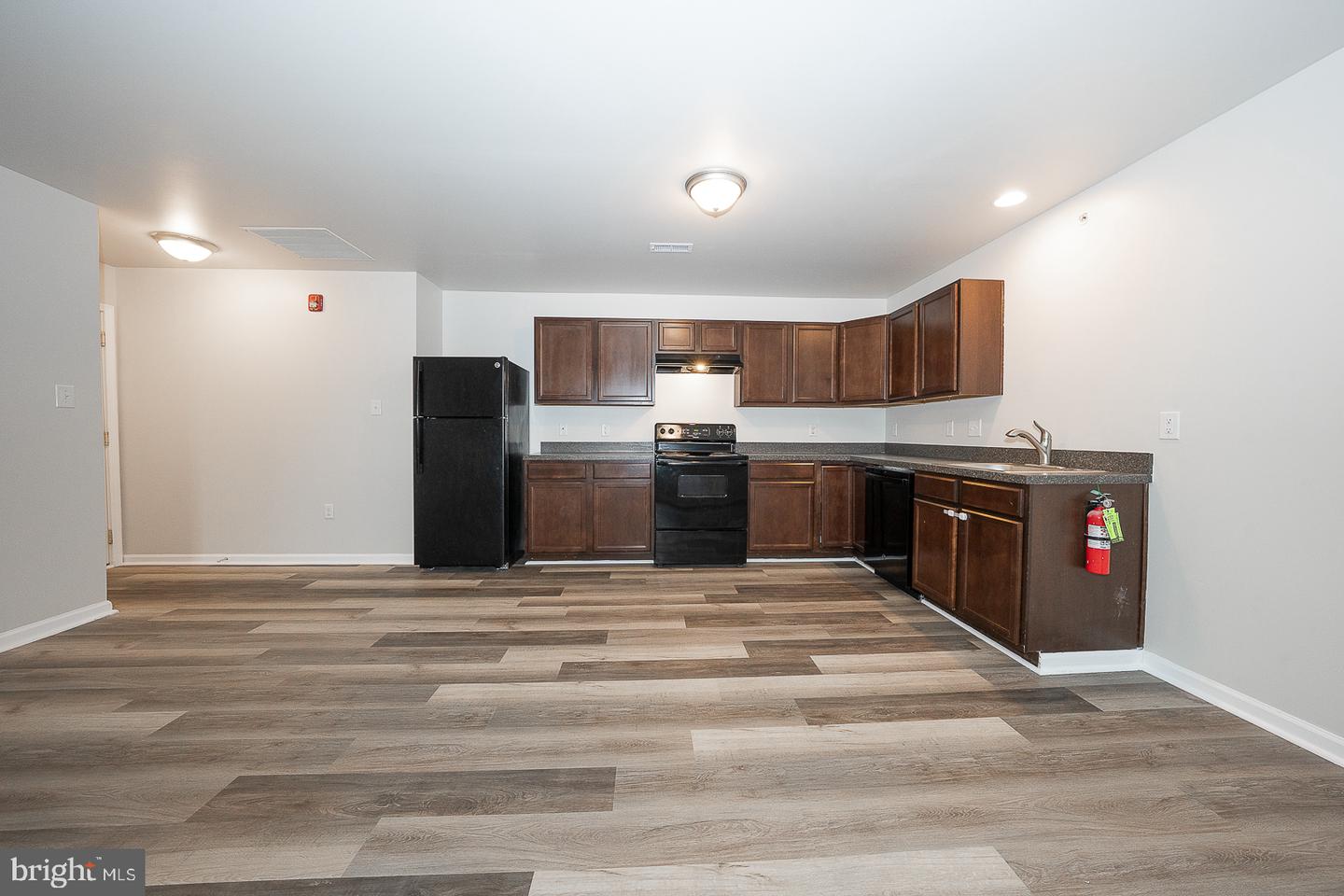 192 S Hanover St #e Property Photo 21