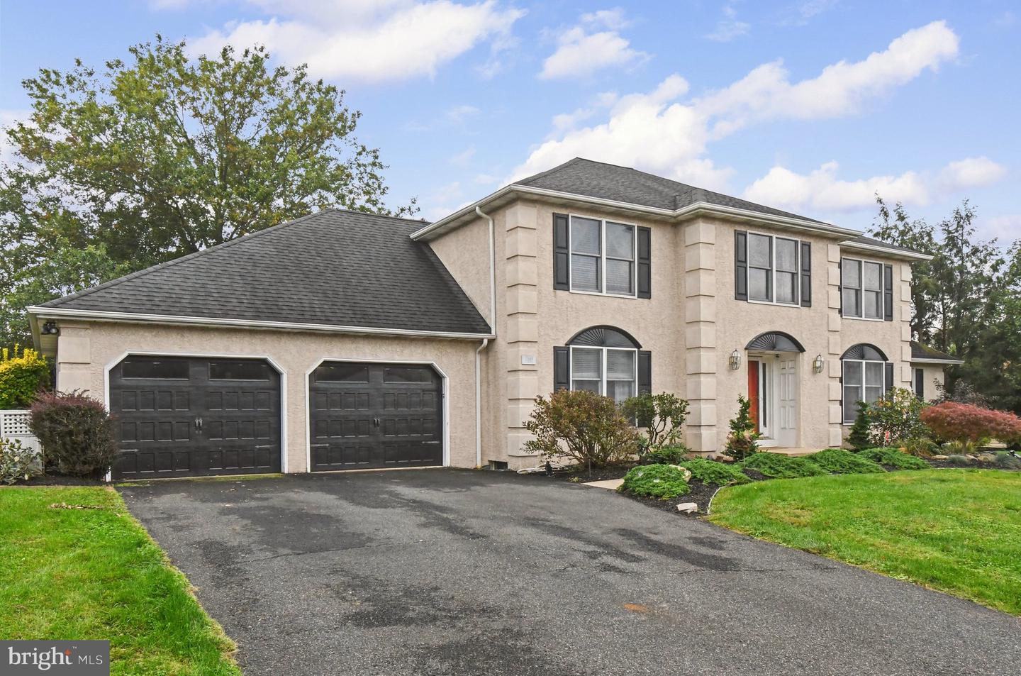 1645 Potter Dr # Property Photo 1