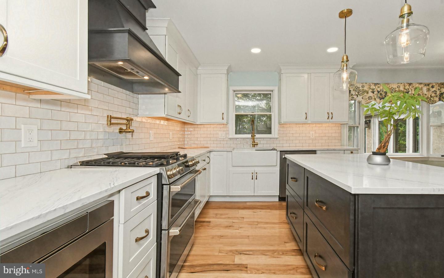 1645 Potter Dr # Property Photo 6