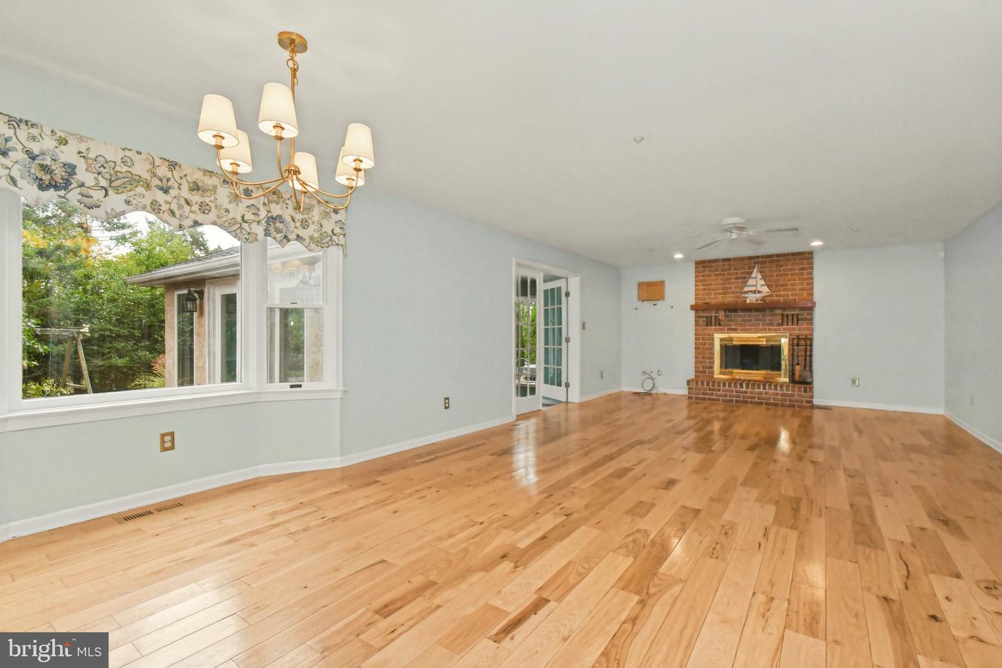 1645 Potter Dr # Property Photo 11