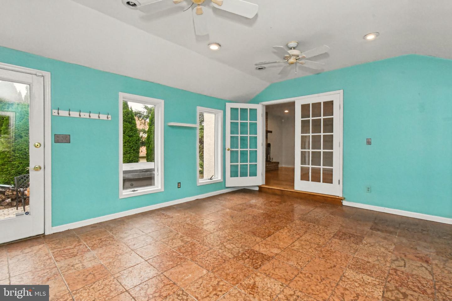 1645 Potter Dr # Property Photo 13