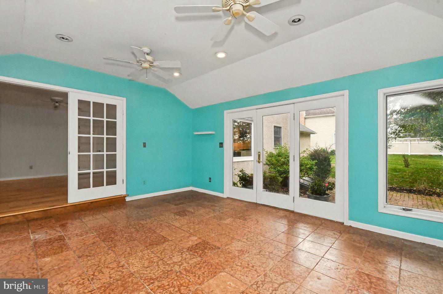 1645 Potter Dr # Property Photo 14