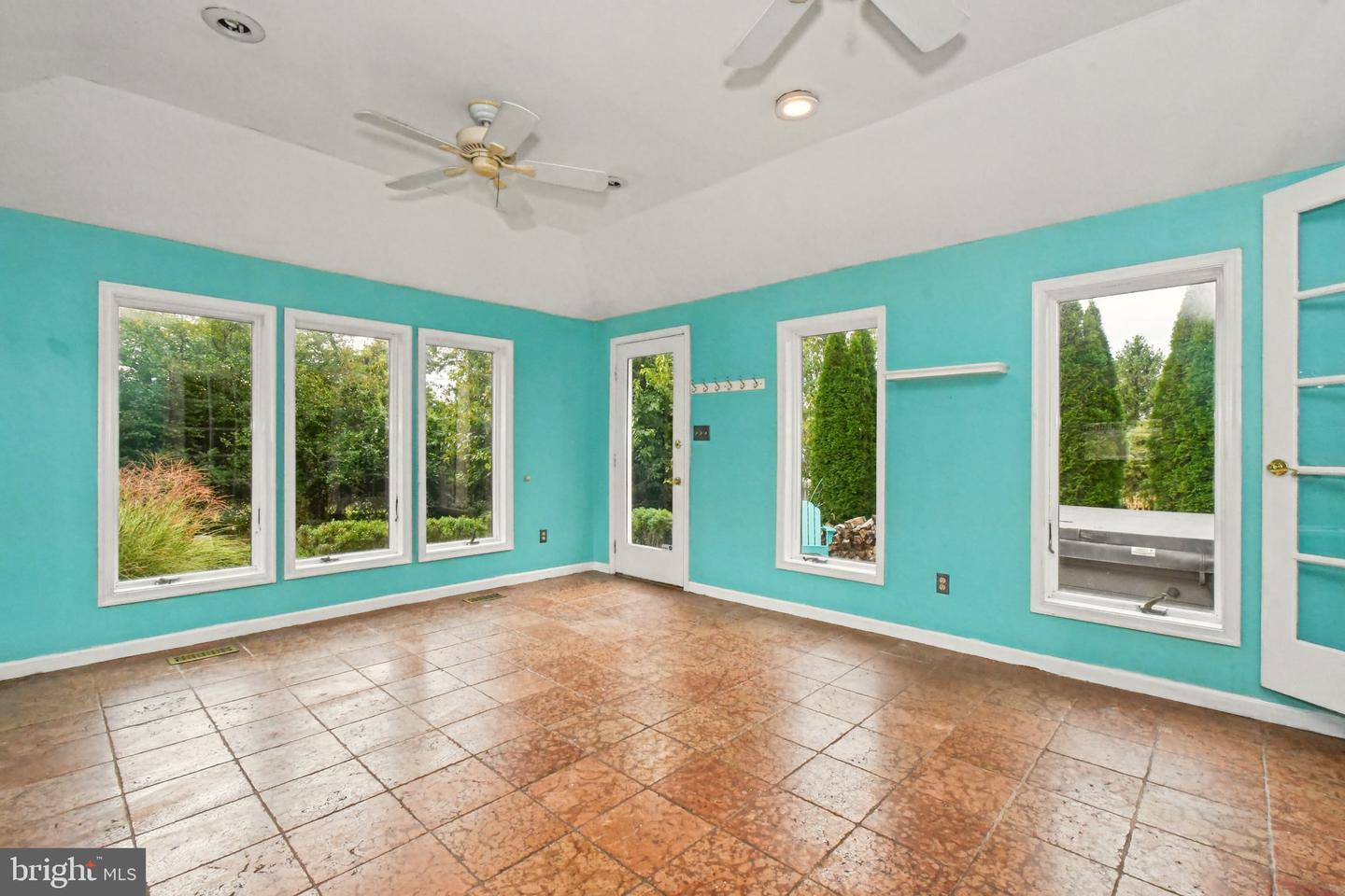 1645 Potter Dr # Property Photo 15