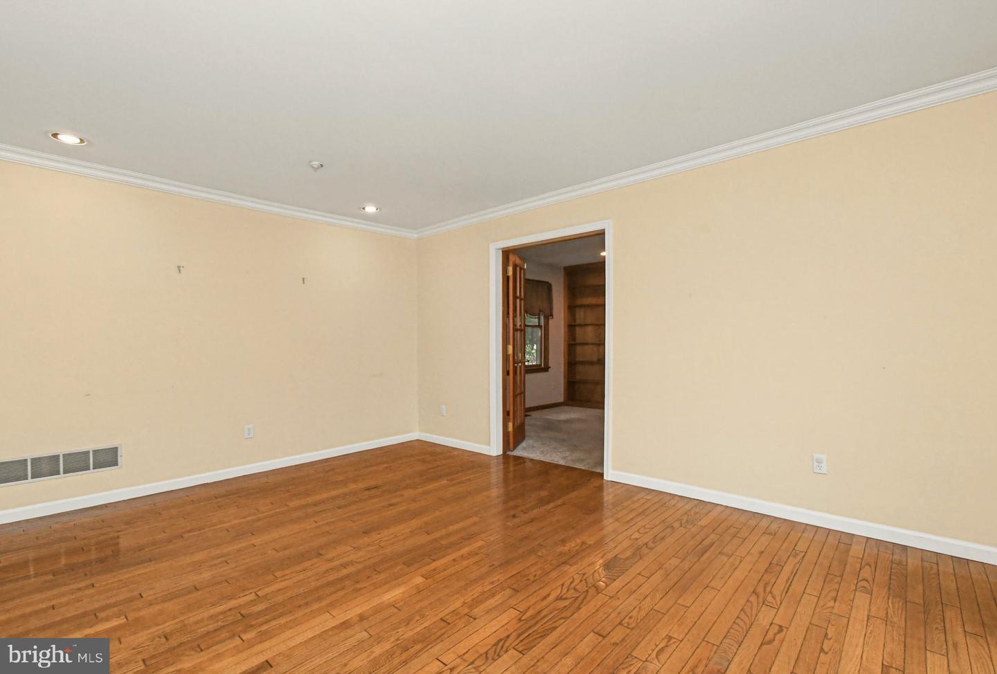 1645 Potter Dr # Property Photo 18