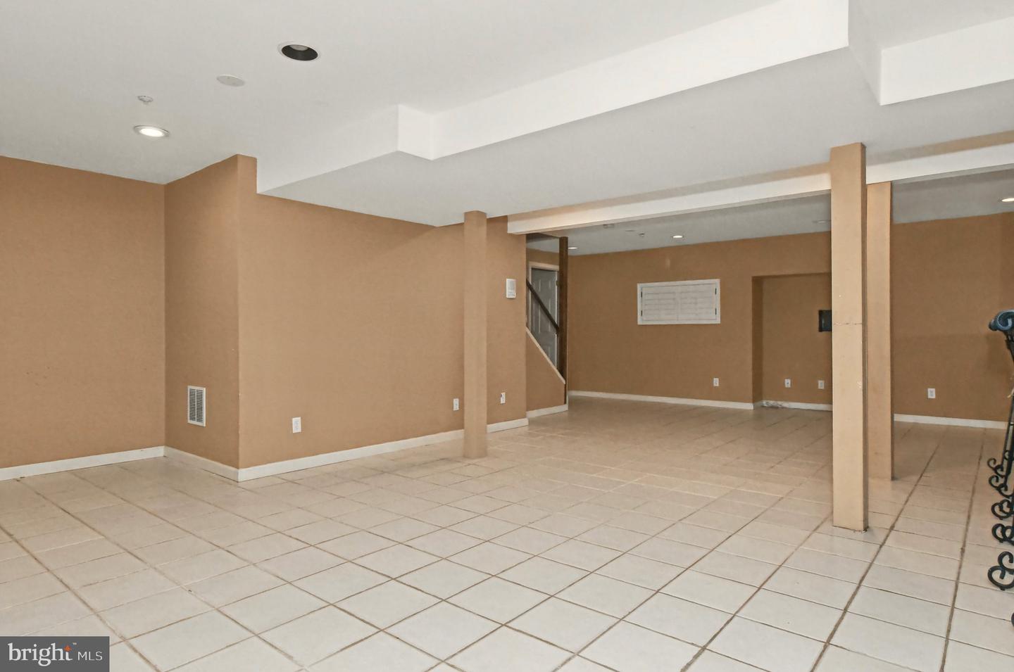 1645 Potter Dr # Property Photo 51